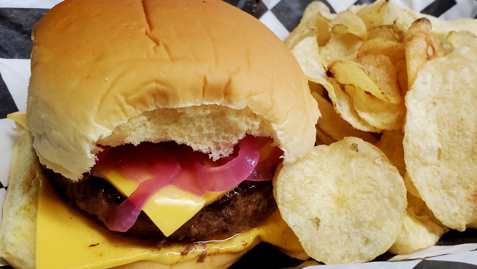 You are currently viewing Hometown Cheeseburger