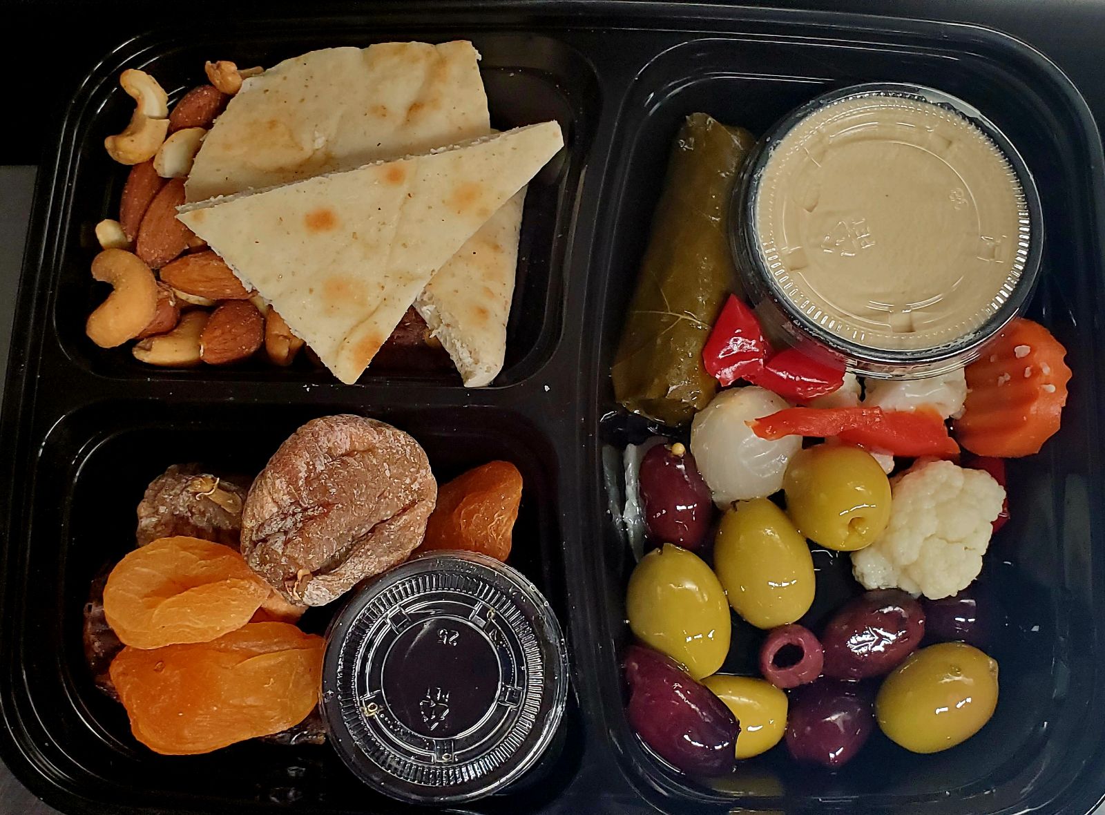 You are currently viewing Mediterranean Mezze Plate